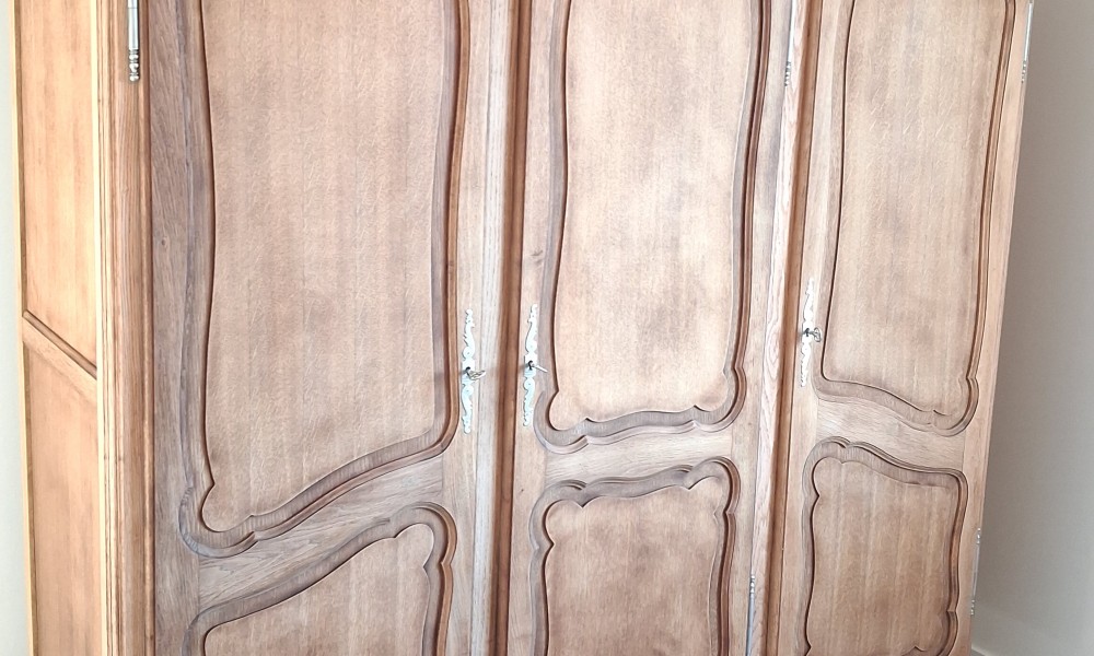 Restauration de meubles Il est temps de redonner une cure de jouvence à vos meubles!!! 