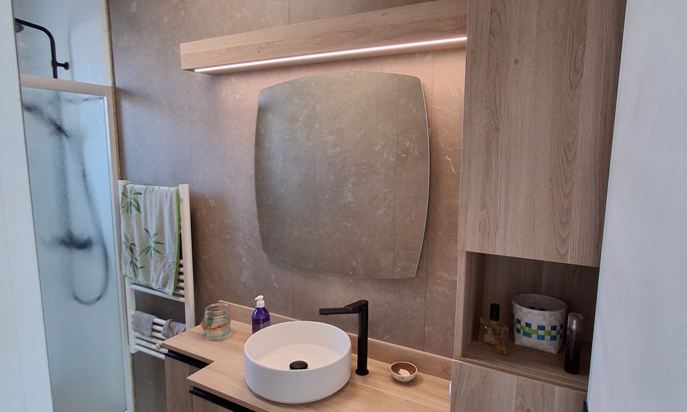 Salle de bain Salle de bain entièrement conçue et réalisée sur mesure